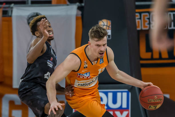 3赛季凭借 3赛季凭借