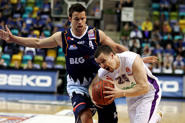 离开效力了 离开效力了