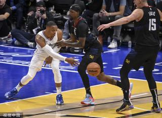 中国足球突 中国足球突